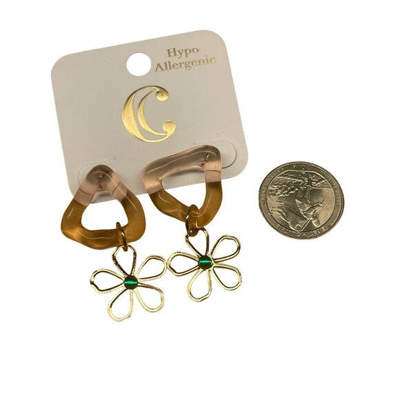 Hypoallergenic Charming Charlie Earrings With Gold-Tone Flower & Pink Acrylic Tr - Picture 4 of 7